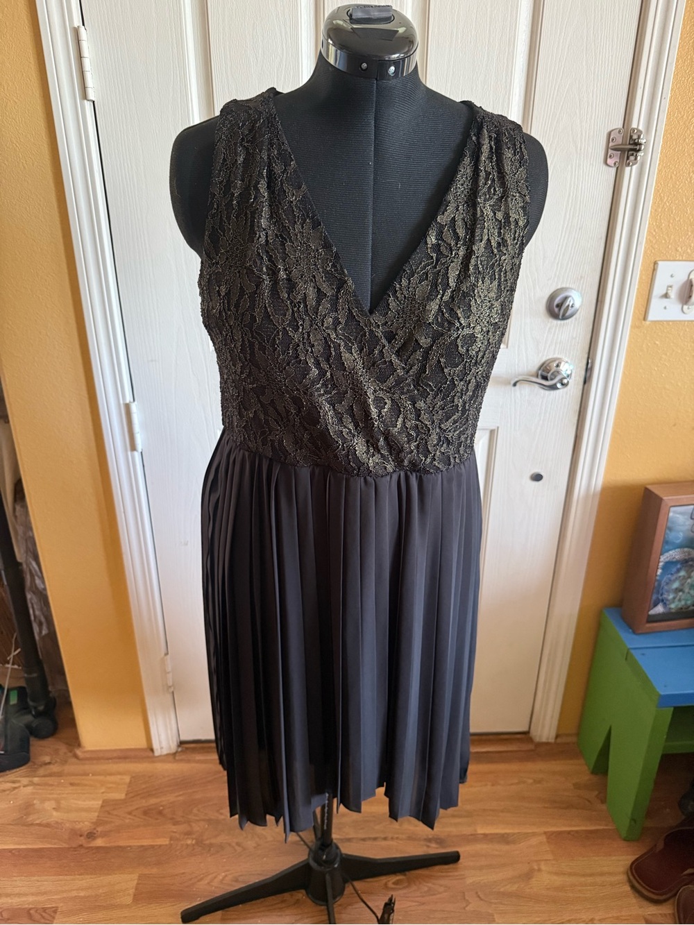 S.L. Fashions Black Lace Bodice Pleated Midi Dress